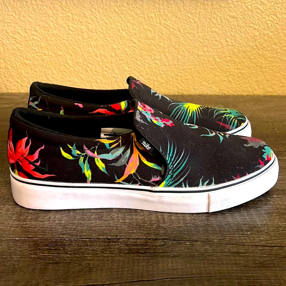 Mens NIke tropical print slip ons